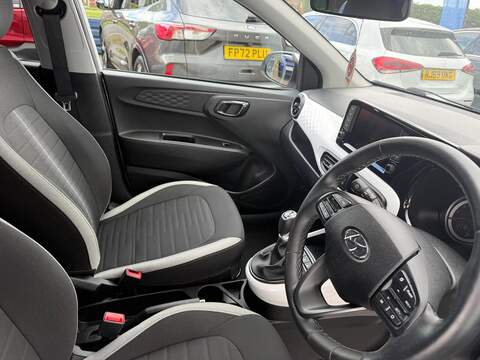 Hyundai i10 1.0 Premium Euro 6 (s/s) 5dr - U80257