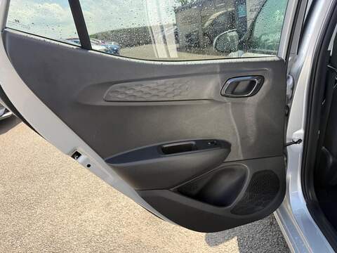 Hyundai i10 1.0 Premium Euro 6 (s/s) 5dr - U80257
