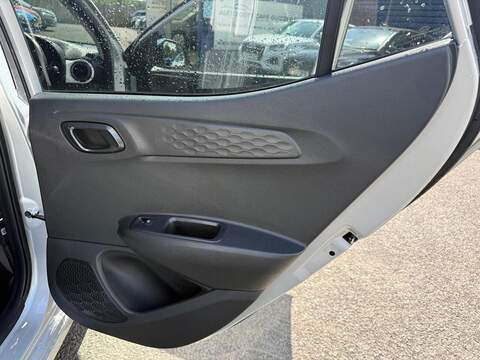 Hyundai i10 1.0 Premium Euro 6 (s/s) 5dr - U80257