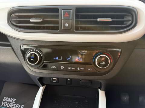 Hyundai i10 1.0 Premium Euro 6 (s/s) 5dr - U80257