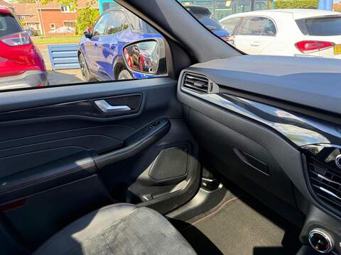 Ford Kuga 2.5h Duratec ST-Line X Edition CVT Euro 6 (s/s) 5dr - U80259