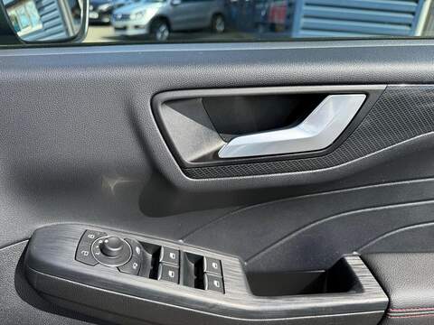 Ford Kuga 2.5h Duratec ST-Line X Edition CVT Euro 6 (s/s) 5dr - U80259
