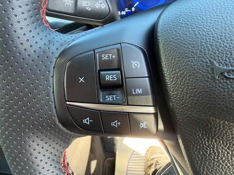 Ford Kuga 2.5h Duratec ST-Line X Edition CVT Euro 6 (s/s) 5dr - U80259