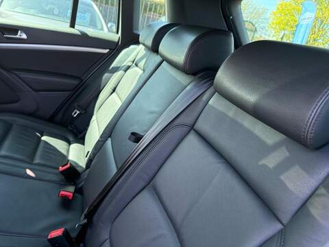 Volkswagen Tiguan 2.0 TDI BlueMotion Tech R-Line Edition DSG 4WD Euro 6 (s/s) 5dr - U80261
