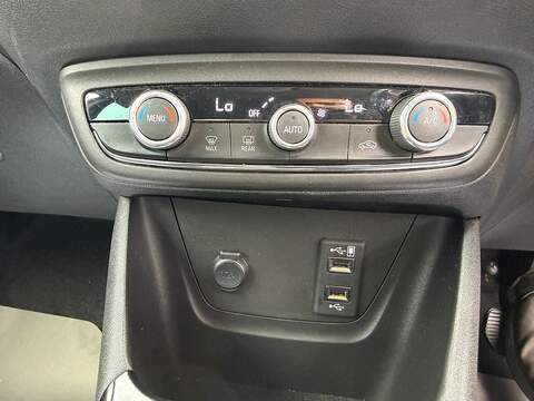 Vauxhall Crossland X 1.2 Turbo Elite Nav SUV 5dr Petrol Auto Euro 6 (s/s) (130 ps) - U80266
