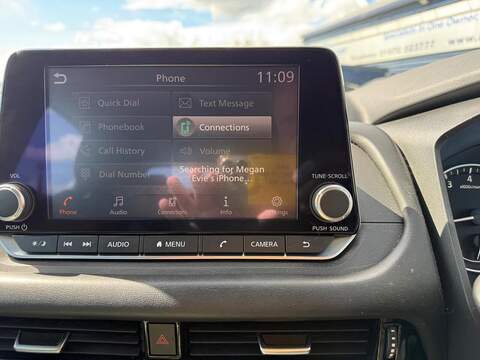 Nissan Qashqai 1.3 DIG-T MHEV Acenta Premium Euro 6 (s/s) 5dr SUV 1.3 Manual Petrol Hybrid - U80269