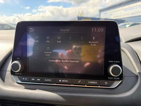 Nissan Qashqai 1.3 DIG-T MHEV Acenta Premium Euro 6 (s/s) 5dr SUV 1.3 Manual Petrol Hybrid - U80269