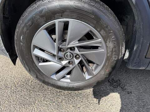 Nissan Qashqai 1.3 DIG-T MHEV Acenta Premium Euro 6 (s/s) 5dr SUV 1.3 Manual Petrol Hybrid - U80269