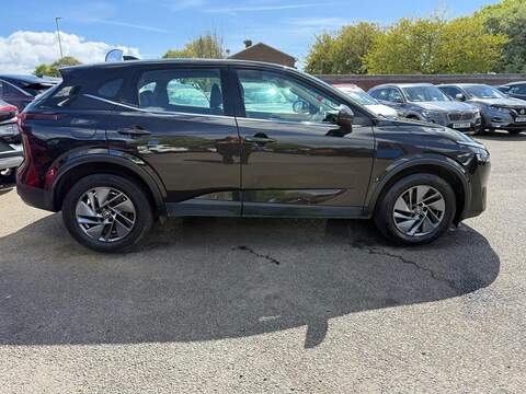 Nissan Qashqai 1.3 DIG-T MHEV Acenta Premium Euro 6 (s/s) 5dr SUV 1.3 Manual Petrol Hybrid - U80269