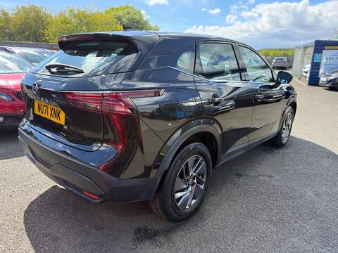 Nissan Qashqai 1.3 DIG-T MHEV Acenta Premium Euro 6 (s/s) 5dr SUV 1.3 Manual Petrol Hybrid - U80269