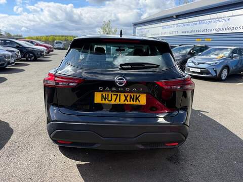 Nissan Qashqai 1.3 DIG-T MHEV Acenta Premium Euro 6 (s/s) 5dr SUV 1.3 Manual Petrol Hybrid - U80269