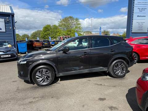Nissan Qashqai 1.3 DIG-T MHEV Acenta Premium Euro 6 (s/s) 5dr SUV 1.3 Manual Petrol Hybrid - U80269