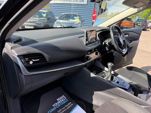 Nissan Qashqai 1.3 DIG-T MHEV Acenta Premium Euro 6 (s/s) 5dr SUV 1.3 Manual Petrol Hybrid - U80269