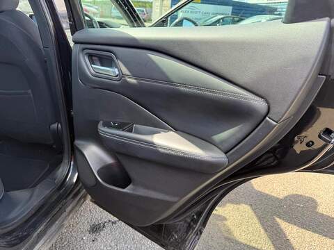 Nissan Qashqai 1.3 DIG-T MHEV Acenta Premium Euro 6 (s/s) 5dr SUV 1.3 Manual Petrol Hybrid - U80269