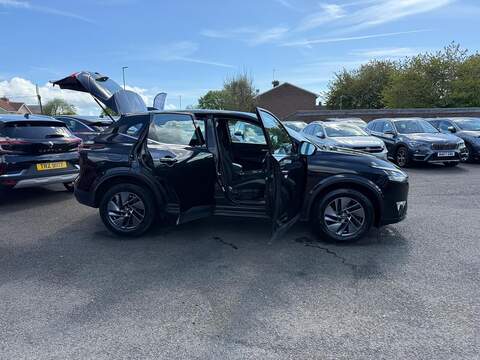 Nissan Qashqai 1.3 DIG-T MHEV Acenta Premium Euro 6 (s/s) 5dr SUV 1.3 Manual Petrol Hybrid - U80269