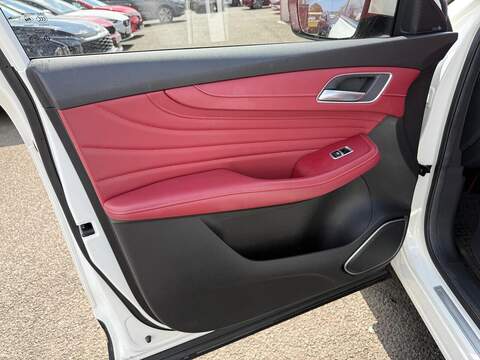 MG MG HS 1.5 T-GDI 16.6kWh Exclusive SUV 5dr Petrol Plug-in Hybrid Auto Euro 6 (s/s) (258 ps) - U80283