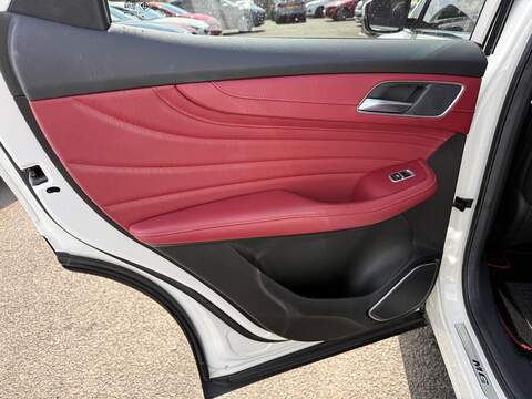 MG MG HS 1.5 T-GDI 16.6kWh Exclusive SUV 5dr Petrol Plug-in Hybrid Auto Euro 6 (s/s) (258 ps) - U80283
