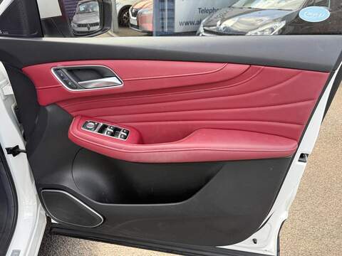 MG MG HS 1.5 T-GDI 16.6kWh Exclusive SUV 5dr Petrol Plug-in Hybrid Auto Euro 6 (s/s) (258 ps) - U80283