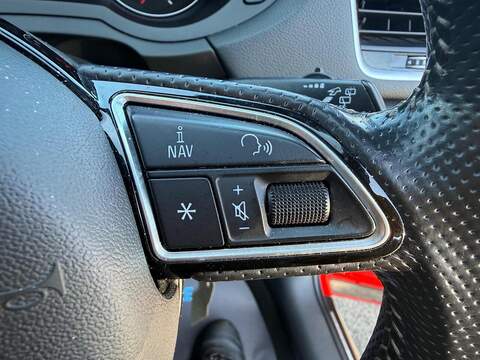 Audi Q3 2.0 TDI S line SUV 5dr Diesel Manual Euro 6 (s/s) (150 ps) - U80288