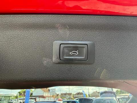 Audi Q3 2.0 TDI S line SUV 5dr Diesel Manual Euro 6 (s/s) (150 ps) - U80288