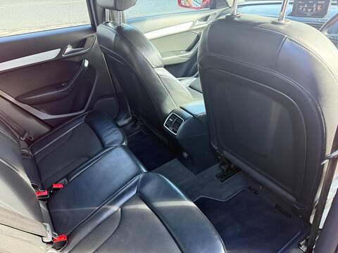 Audi Q3 2.0 TDI S line SUV 5dr Diesel Manual Euro 6 (s/s) (150 ps) - U80288
