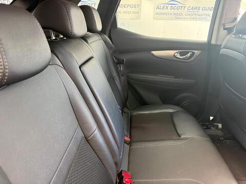 Nissan Qashqai 1.5 dCi Tekna SUV 5dr Diesel Manual Euro 6 (s/s) (115 ps) - U80290