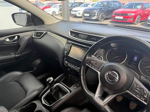 Nissan Qashqai 1.5 dCi Tekna SUV 5dr Diesel Manual Euro 6 (s/s) (115 ps) - U80290