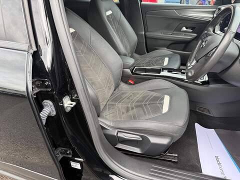 Vauxhall Mokka Electric 50kWh Ultimate SUV 5dr Electric Auto (136 ps) - U80295