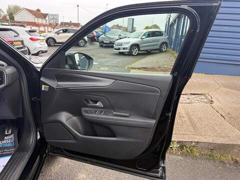 Vauxhall Mokka Electric 50kWh Ultimate SUV 5dr Electric Auto (136 ps) - U80295