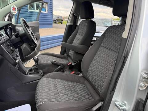 Vauxhall Mokka 1.6i Exclusiv SUV 5dr Petrol Manual 2WD Euro 6 (s/s) (115 ps) - U80296