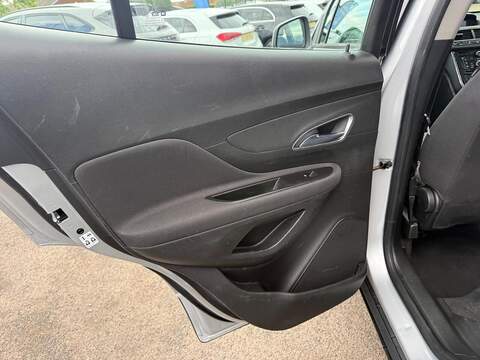 Vauxhall Mokka 1.6i Exclusiv SUV 5dr Petrol Manual 2WD Euro 6 (s/s) (115 ps) - U80296