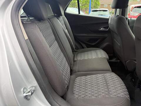 Vauxhall Mokka 1.6i Exclusiv SUV 5dr Petrol Manual 2WD Euro 6 (s/s) (115 ps) - U80296