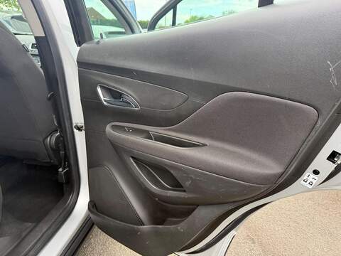 Vauxhall Mokka 1.6i Exclusiv SUV 5dr Petrol Manual 2WD Euro 6 (s/s) (115 ps) - U80296