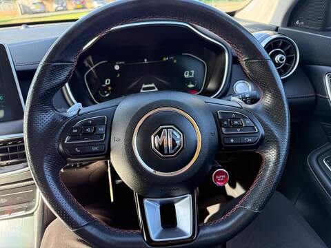 MG MG HS 1.5 T-GDI Exclusive DCT Euro 6 (s/s) 5dr - U80299