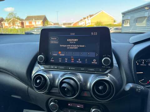Nissan Juke 1.0 DIG-T N-Connecta Euro 6 (s/s) 5dr - U80301