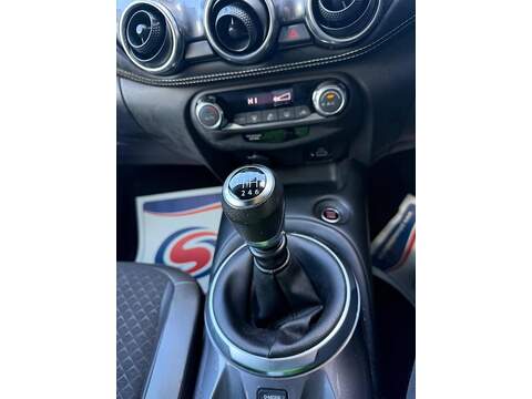 Nissan Juke 1.0 DIG-T N-Connecta Euro 6 (s/s) 5dr - U80301