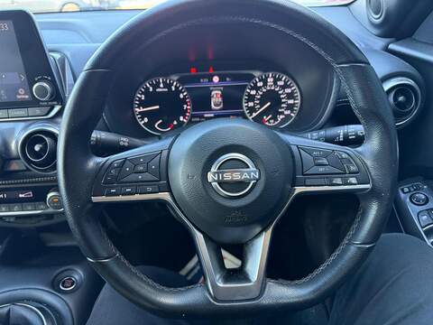Nissan Juke 1.0 DIG-T N-Connecta Euro 6 (s/s) 5dr - U80301