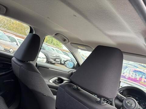 Toyota Yaris 1.5 VVT-h Icon E-CVT Euro 6 (s/s) 5dr - U80304