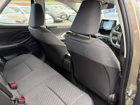 Toyota Yaris 1.5 VVT-h Icon E-CVT Euro 6 (s/s) 5dr - U80304