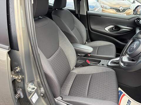 Toyota Yaris 1.5 VVT-h Icon E-CVT Euro 6 (s/s) 5dr - U80304