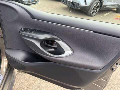 Toyota Yaris 1.5 VVT-h Icon E-CVT Euro 6 (s/s) 5dr - U80304
