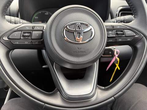 Toyota Yaris 1.5 VVT-h Icon E-CVT Euro 6 (s/s) 5dr - U80304