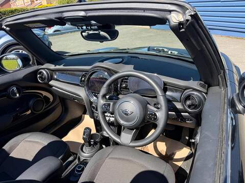 MINI Convertible 1.5 Cooper Classic Steptronic Euro 6 (s/s) 2dr - U80307