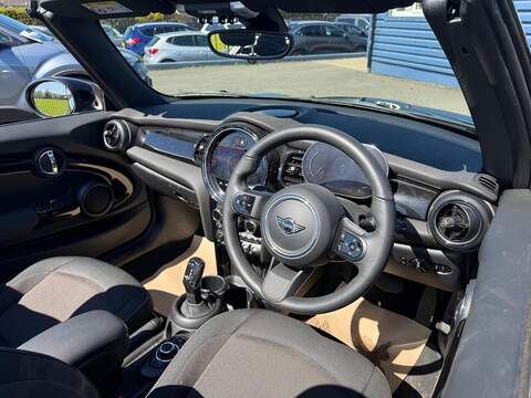 MINI Convertible 1.5 Cooper Classic Steptronic Euro 6 (s/s) 2dr - U80307