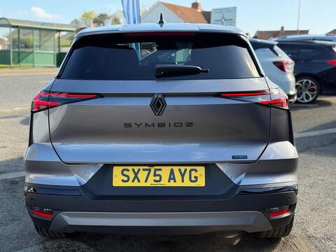 Renault Symbioz 1.8 E-TECH techno esprit Alpine Auto Euro 6 (s/s) 5dr - U80308