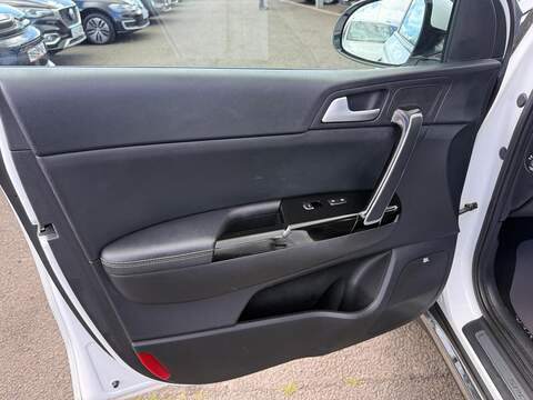 Kia Sportage 1.6 T-GDi 4 SUV 5dr Petrol Manual Euro 6 (s/s) (174 bhp) - U80313