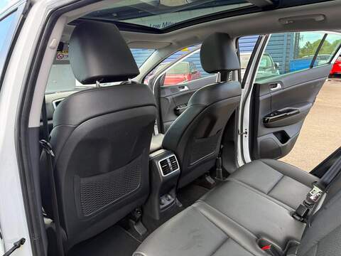 Kia Sportage 1.6 T-GDi 4 SUV 5dr Petrol Manual Euro 6 (s/s) (174 bhp) - U80313