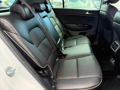 Kia Sportage 1.6 T-GDi 4 SUV 5dr Petrol Manual Euro 6 (s/s) (174 bhp) - U80313