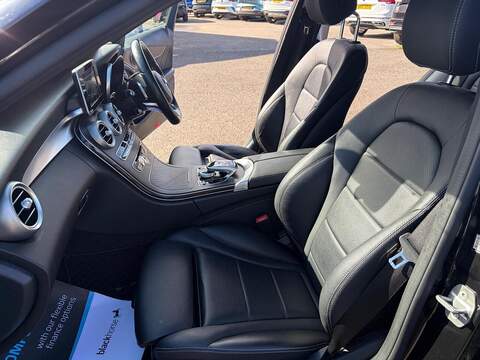 Mercedes-Benz C Class 2.1 C220d AMG Line Saloon 4dr Diesel G-Tronic+ Euro 6 (s/s) (170 ps) - U80319