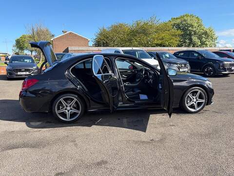 Mercedes-Benz C Class 2.1 C220d AMG Line Saloon 4dr Diesel G-Tronic+ Euro 6 (s/s) (170 ps) - U80319